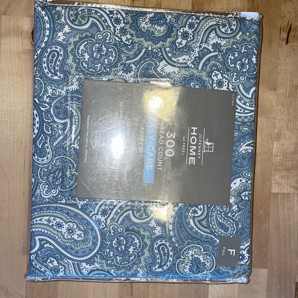 JC Penny Home 300 count full size sheets new never been opened